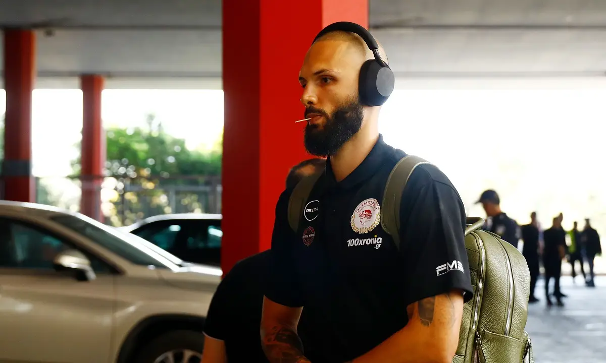 Ο Φουρνιέ παρομοίασε πρώην συμπαίκτη του στον Ολυμπιακό με τον Σβαρτσενέγκερ: «Έκοψε το γαλακτομπούρεκο»