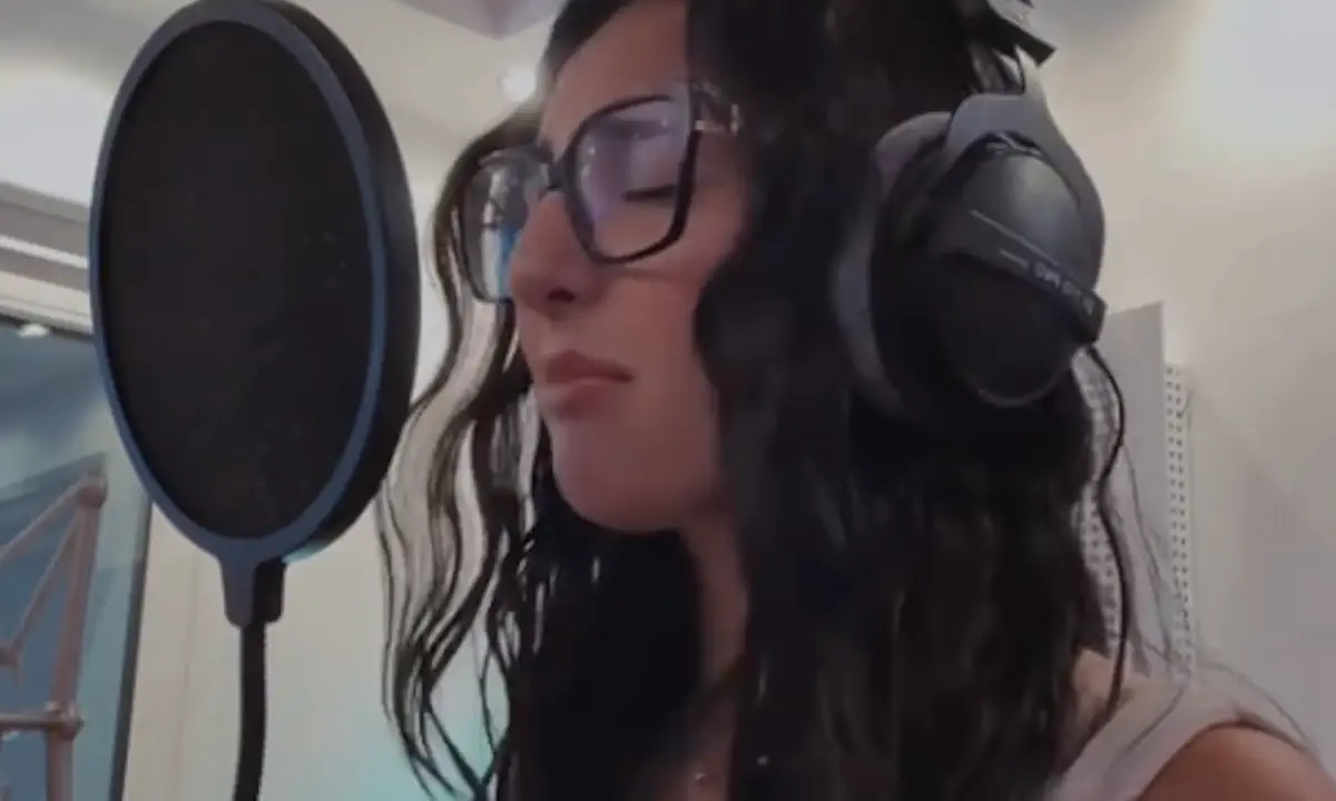 Η Κλαυδία τραγούδισε στα ρωσικά και κάποιοι την κατηγορούν