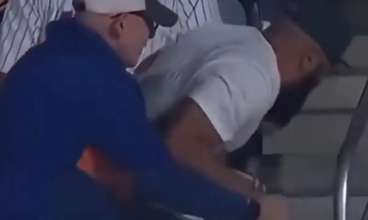Οπαδός των Mets άρπαξε μπάλα από ηλικιωμένο στο Citi Field