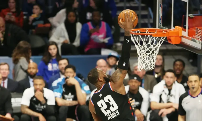 Λεμπρόν Τζέιμς: Η βόμβα του αιώνα! Μπορεί να φύγει από το NBA για άλλη Λίγκα!