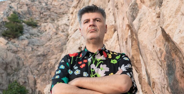 Φοίβος Δεληβοριάς: Τι σημαίνει το επώνυμό του και πως το… απέκτησε