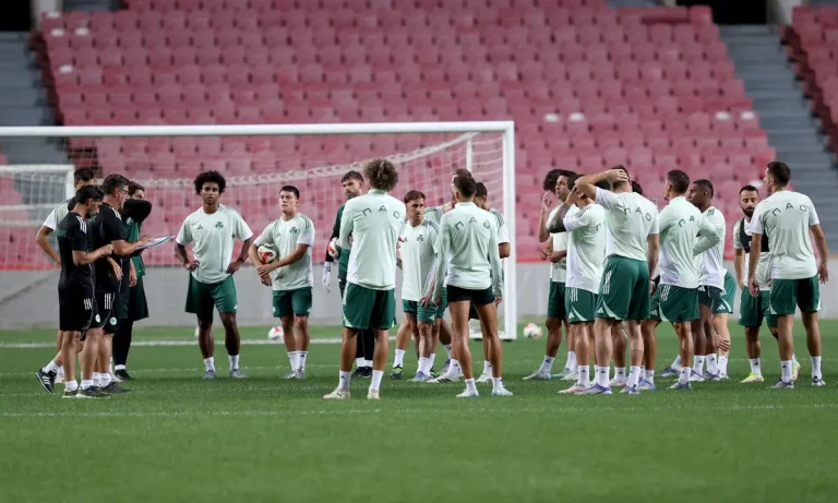 Πολλά τραγούδια αφιερωμένα στον Παναθηναϊκό με τον ίδιο τραγουδιστή