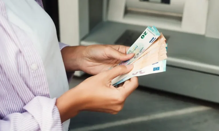 Έρχονται πληρωμές από e-ΕΦΚΑ και ΔΥΠΑ – Πότε θα δείτε χρήματα στους λογαριασμούς!