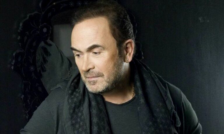 Ο Σταμάτης Γονίδης κλείνει τα 68 και παραμένει στα… καλύτερά του!