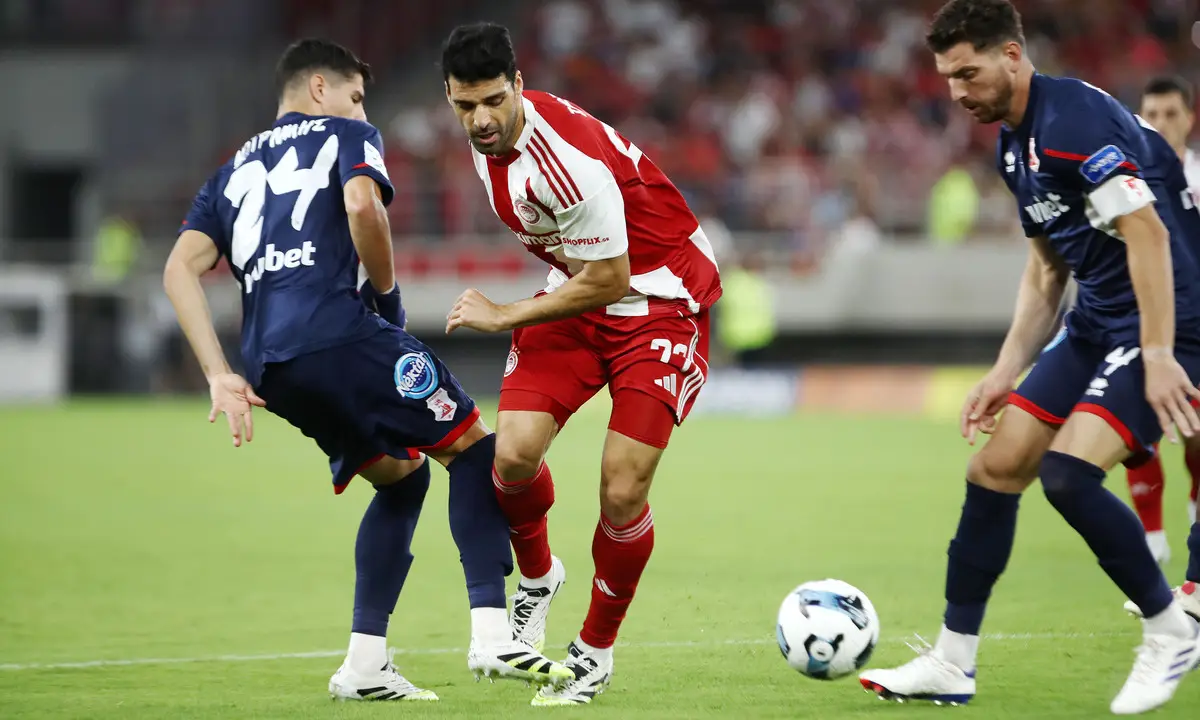 Ολυμπιακός – Πανσερραϊκός: Τον έσωσε ο βοηθός από δεύτερο on field review!