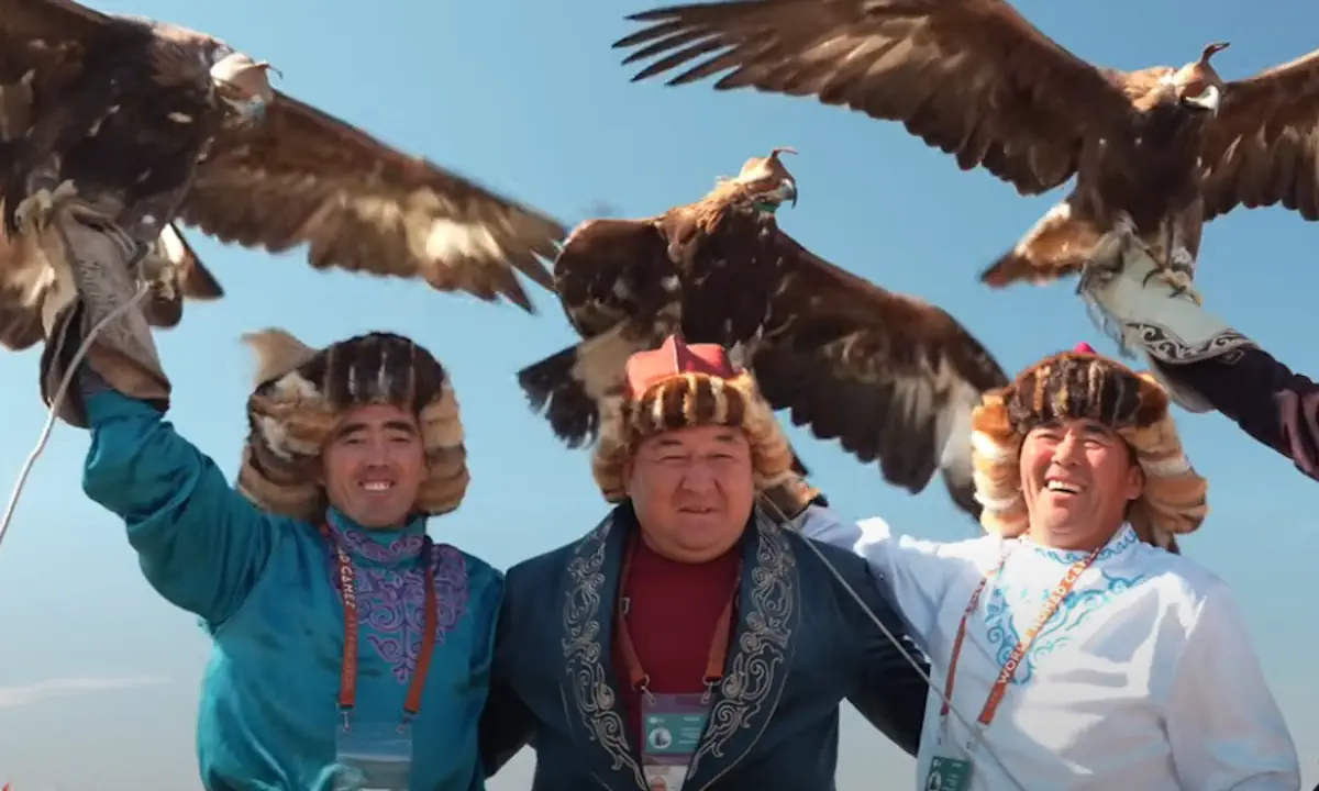 Τα World Nomad Games έκλεισαν με κατσίκες, άλογα και αετούς σε αγωνίσματα που μοιάζουν βγαλμένα από άλλη εποχή