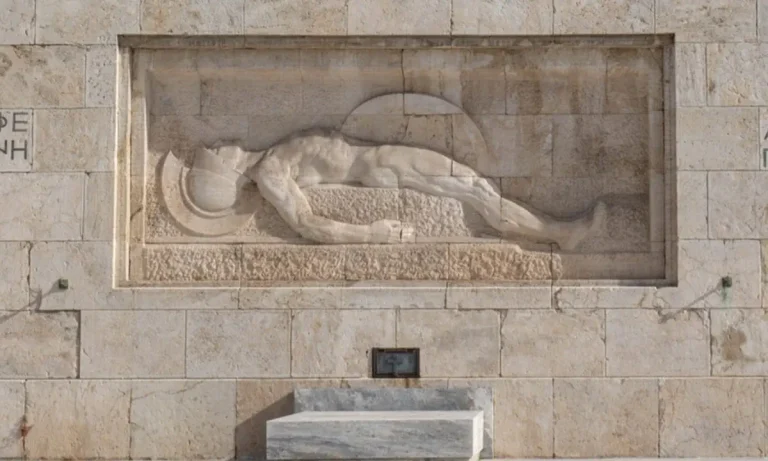 Αν ο Άγνωστος Στρατιώτης είχε φωνή…