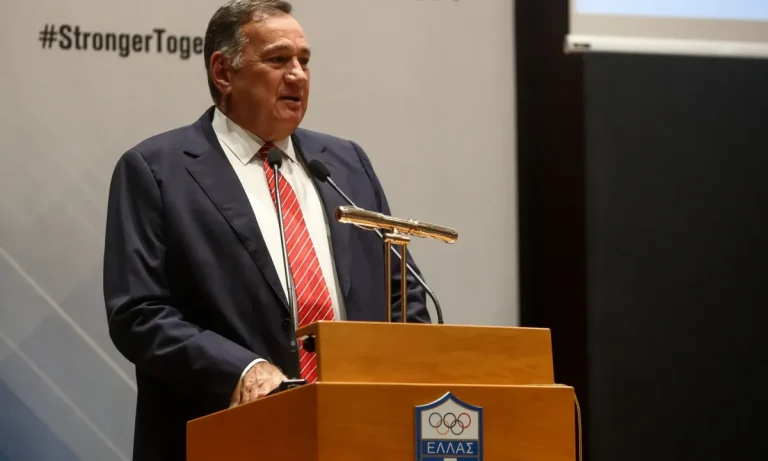 Σπύρος Καπράλος: «Αποχαιρετούμε με βαθιά θλίψη τον Λάμπη Νικολάου – Η προσφορά του υπήρξε ανεκτίμητη»