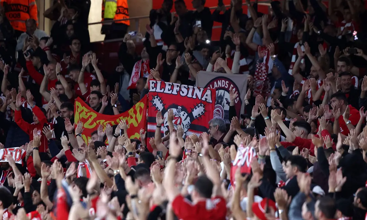 Συγκλονιστικός ο κόσμος του Ολυμπιακού στο Emirates – Αποσβολωμένοι οι Άγγλοι