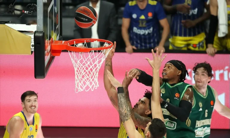 Ανησυχία στον Παναθηναϊκό για τον τραυματισμό του Ρισόν Χολμς