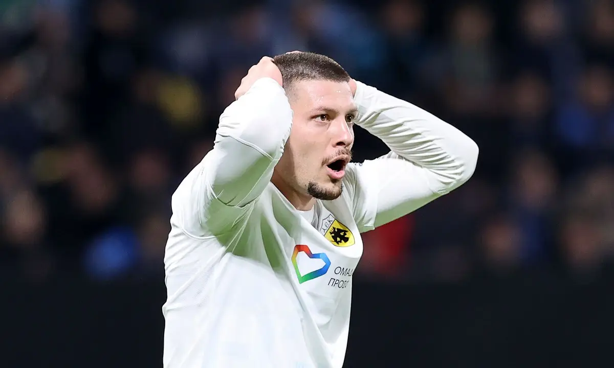 ΑΕΚ: Συναγερμός με Γιόβιτς, επιστρέφει με πρόβλημα στο πόδι