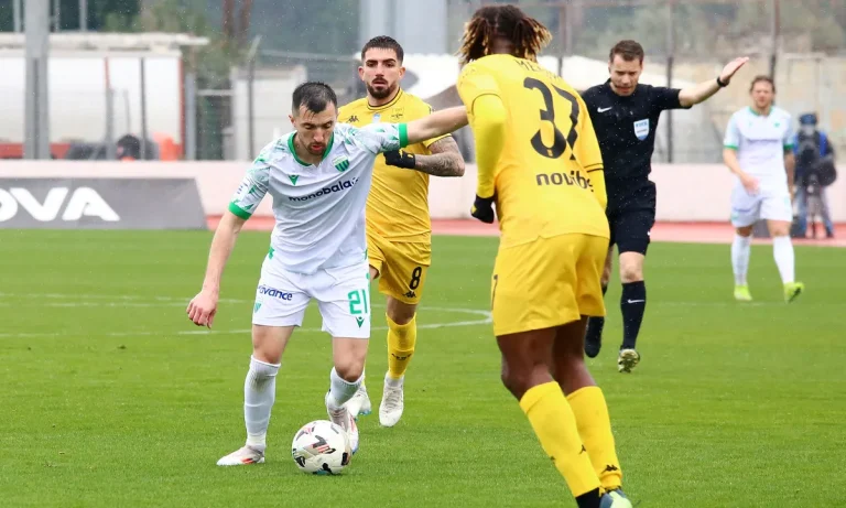 Λεβαδειακός – Άρης: Με τρεις στην άμυνα και Μορόν – Αλφαρελά στην κορυφή!