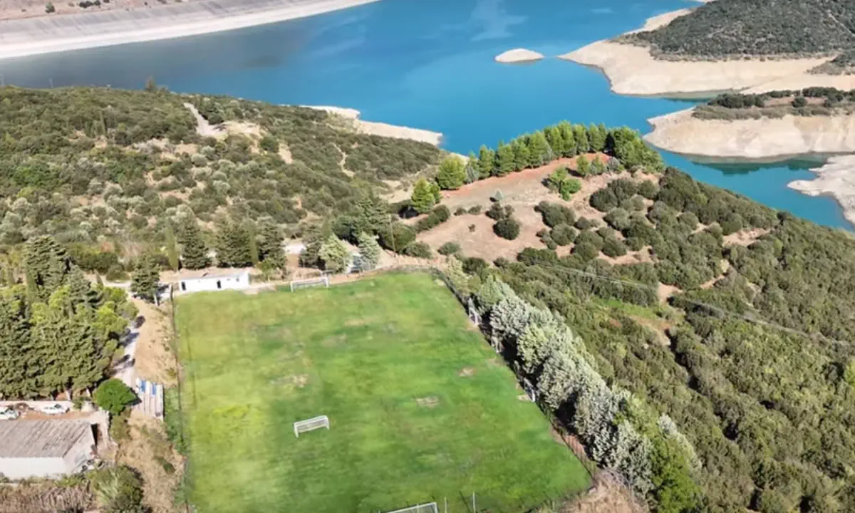 Λίμνη Μόρνου: πως δημιουργήθηκε η λίμνη που ξεδίψασε την Αθήνα και γιατί η κατάσταση σήμερα είναι κρίσιμη;