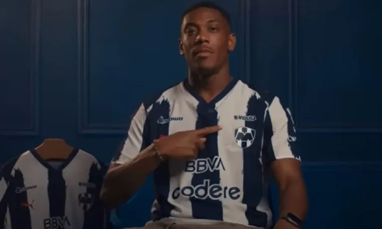 Μαρσιάλ: Κράξιμο στο Μεξικό για μια χαμένη ευκαιρία και ένα τσαφ