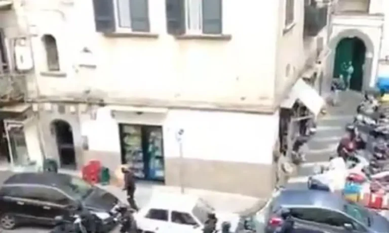 Ξύλο στους δρόμους της Νάπολης πριν το Νάπολι-Σπόρτινγκ Λισαβόνας (vid)