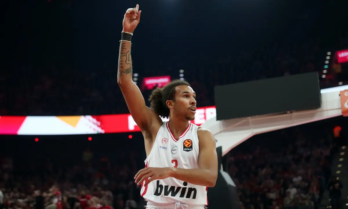 Ολυμπιακός: Υποκλίθηκε στον… καυτό του κόσμο στο Μόναχο!