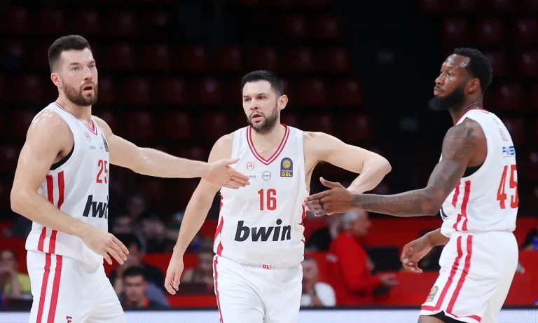 Ολυμπιακός: Νίκη κόντρα στον Πανιώνιο – Κορυφαίοι Νιλικίνα, Λαρεντζάκης και Χολ!