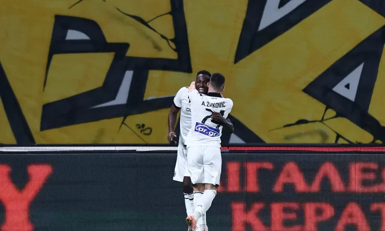 ΑΕΚ-ΠΑΟΚ: Ο ΠΑΟΚ προηγείται με το γκολ του Μπάμπα στη ματσάρα της Νέας Φιλαδέλφειας