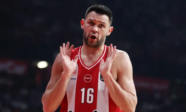 Κώστας Παπανικολάου: 400 εμφανίσεις και συνεχίζει να γράφει ιστορία στην EuroLeague