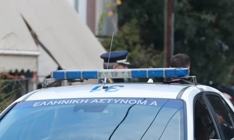 Οπλοστάσιο στο σπίτι 17χρονου μαθητή στην Ελευσίνα