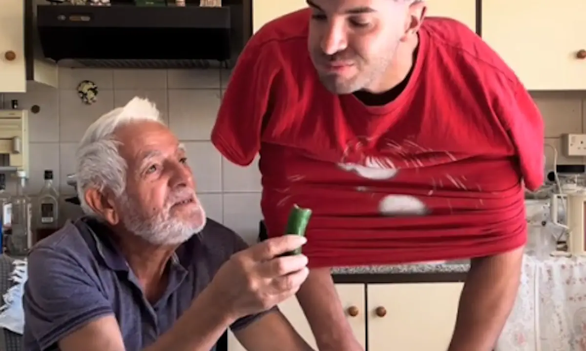 Το Bird in the House είναι το trend που γέμισε ανθρώπους πουλιά όλο το TikTok