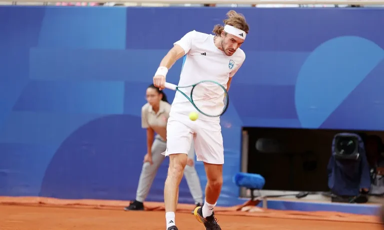 Τσιτσιπάς: Ήττα από τον Σίνερ στο Six Kings Slam