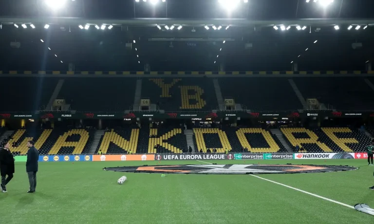 Η Γιούνγκ Μπόις αλλάζει προπονητή πριν τον ΠΑΟΚ