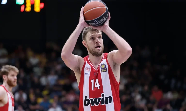 Ολυμπιακός: Να βρει τον ρυθμό του ο Βεζένκοφ – Αυτά μπορεί να προσφέρει ο Νιλικίνα!