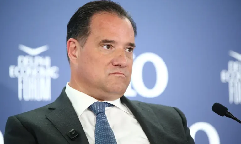 Χυδαιότητα Γεωργιάδη κατά Καρυστιανού: «Υποκρίνεται το θύμα των Τεμπών ενώ θέλει να πολιτευτεί»