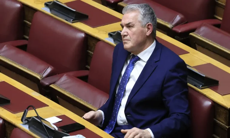 Κοινωνία: Εντελώς στον κόσμο τους: O βουλευτής ΝΔ Δ.Κυριαζίδης λέει ότι δεν «βγαίνει» με 5.000 τον μήνα!