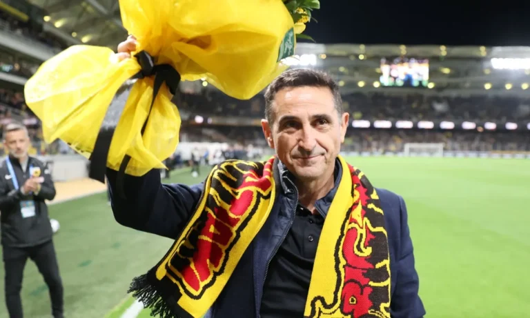 Άρης : Στον «αέρα»  ο Χιμένεθ – Δεν άρεσε η κίνηση με το κασκόλ της ΑΕΚ