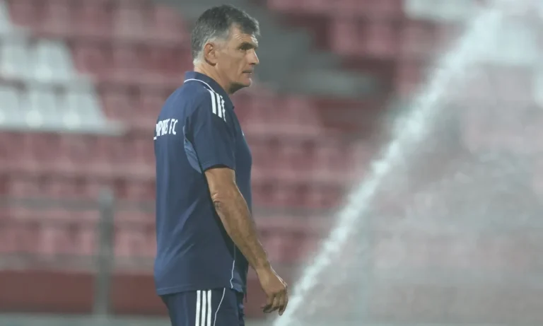 Ολυμπιακός : Ξανά κοντά στους μικρούς ο Χοσέ Λουίς Μεντιλίμπαρ