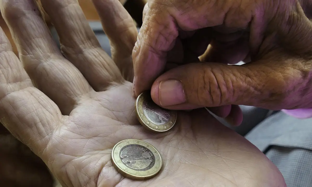 Συνταξιούχοι: Οργισμένη ανακοίνωση για το επίδομα των 250 ευρώ – «Δεν ζητάμε χαρτζιλίκι – Θέλουμε πίσω τις ζωές μας»