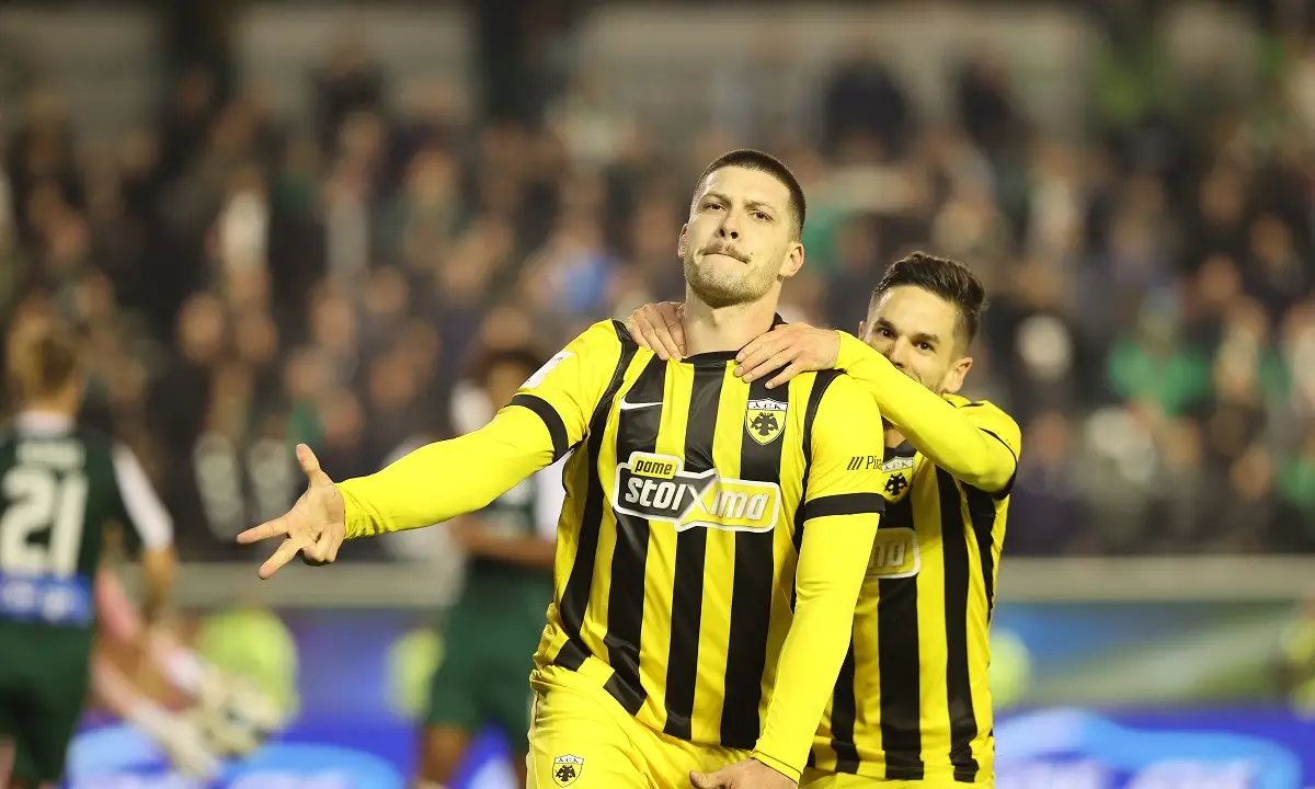 Παναθηναϊκός-ΑΕΚ 2-3: Η ΑΕΚ πήρε το θρίλερ της Λεωφόρου με τις δυο αποβολές, τα τρία πέναλτι και το χατ τρικ του Γιόβιτς