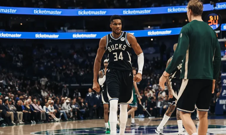 Χωρίς κατηγορία: Τρομακτικός Γιάννης Αντετοκούνμπο – Οδηγεί την… κούρσα στο NBA!