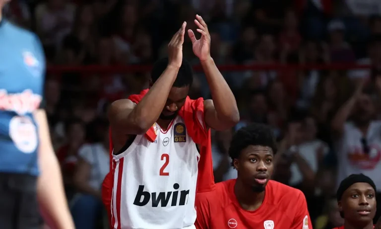 Ολυμπιακός: Αν πάει έτσι ο Έβανς, δεν έχει λόγο να πάρει παίκτη