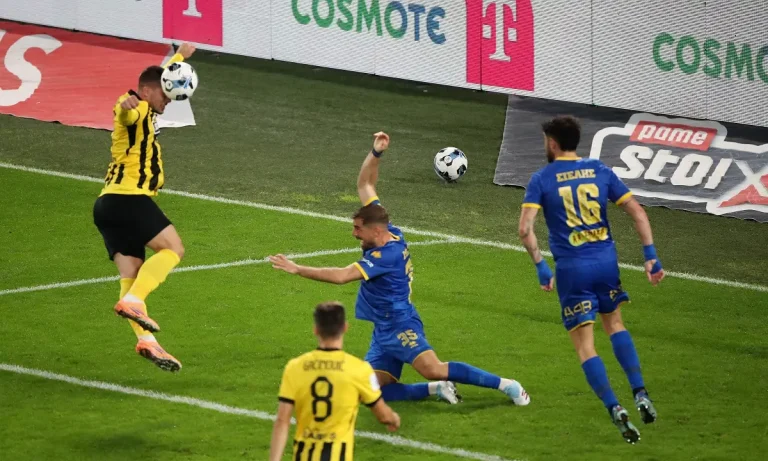 Λανουά: Καθαρό φάουλ ο Γιόβιτς, δε δόθηκε πέναλτι στον Ολυμπιακό