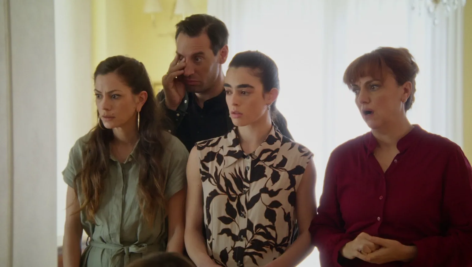 Να μ’ αγαπάς: Η Άννα ξεφεύγει – Προσπαθεί να σκοτώσει τη Σοφία στα επόμενα επεισόδια