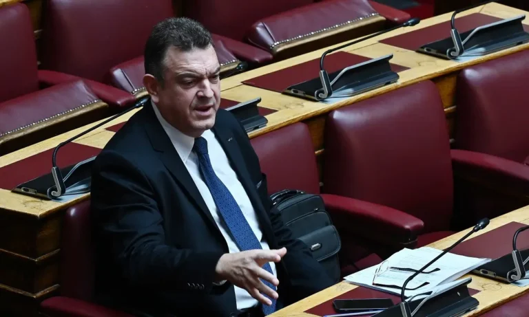 Must Read: Νικόλαος Παπαδόπουλος: Αντί να μας φυλάει τα χέρια που τον κάναμε γνωστό, δεν τον ήξερε ούτε η μάνα του, μας έκανε αγωγή και ζητά 240.000 ευρώ