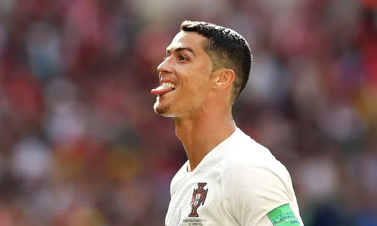 Ποδόσφαιρο: Κριστιάνο Ρονάλντο: Γιατί η αποβολή του έχει γίνει viral (vid)