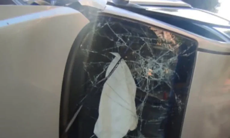 Κοινωνία: Τροχαίο με εγκατάλειψη στο Χαλάνδρι – Τράκαρε ηλικιωμένους – Τούμπαρε το αμάξι τους και τους παράτησε