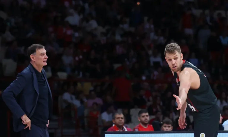 Τελικά ποιος έχει δίκιο; Ο Μπαρτζώκας ή ο Βεζένκοφ;