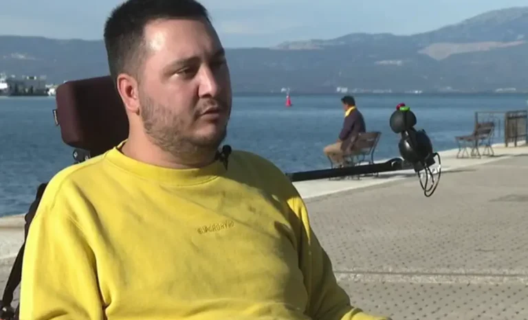 Ελευθέριος Ανδρώνης: «Δεν είπα ποτέ γιατί Θεέ μου» – Το μεγαλείο πίστης του Γιάννη που βούτηξε για τον σταυρό στα Θεοφάνεια και έλαβε τον «σταυρό» της αναπηρίας