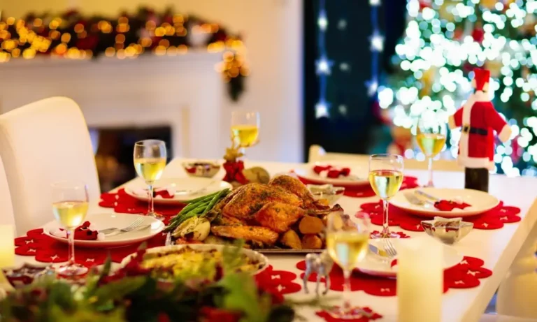 Κοινωνία: Η ακρίβεια που συντηρεί η κυβέρνηση είναι η πραγματική βία και όχι οι αγρότες – 20% ακριβότερο φέτος το Χριστουγεννιάτικο τραπέζι