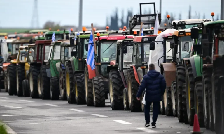 Κοινωνία: Δημοσκόπηση Interview: Πάνδημη υποστήριξη στους αγρότες – Σχεδόν οι 8 στους 10 συμφωνούν με τα αιτήματά τους – Η πλειοψηφία συμφωνεί και με τα μπλόκα