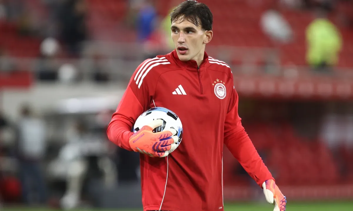 Ελλάς Σύρου – Ολυμπιακός : Ο Μπότης και οι Καμπελά, Σιπιόνι