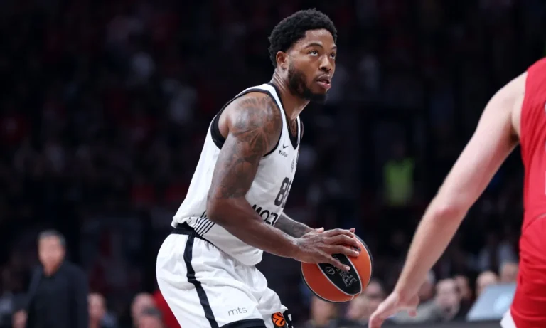 Μπάσκετ: Νέα εξέλιξη με Τζόουνς: Μπαίνει στο παιχνίδι η Ντουμπάι, σκληρή στάση από Ολυμπιακό