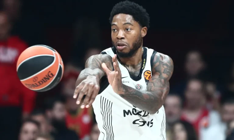 Μπάσκετ: Ολυμπιακός – Τζόουνς: Οι Σέρβοι αποκαλύπτουν το συμβόλαιο που έχει πέσει στο τραπέζι