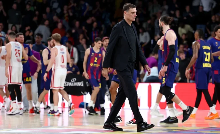 Μπάσκετ: Ολυμπιακός μπάσκετ : Μπαρτζώκας και παίκτες δεν μπορούν να παρουσιάζουν αυτή την εικόνα 16 μέρες μετά…