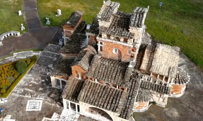 ExtraTime: Η Εκκλησία που βρίσκεται στην Αρκαδία και έγινε γνωστή ως μια από τις πιο ασυνήθιστες εκκλησίες στην Ελλάδα